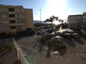 T2 climatisé avec balcon, parking, et wifi – Balaruc-les-Bains - FR-1-553-224